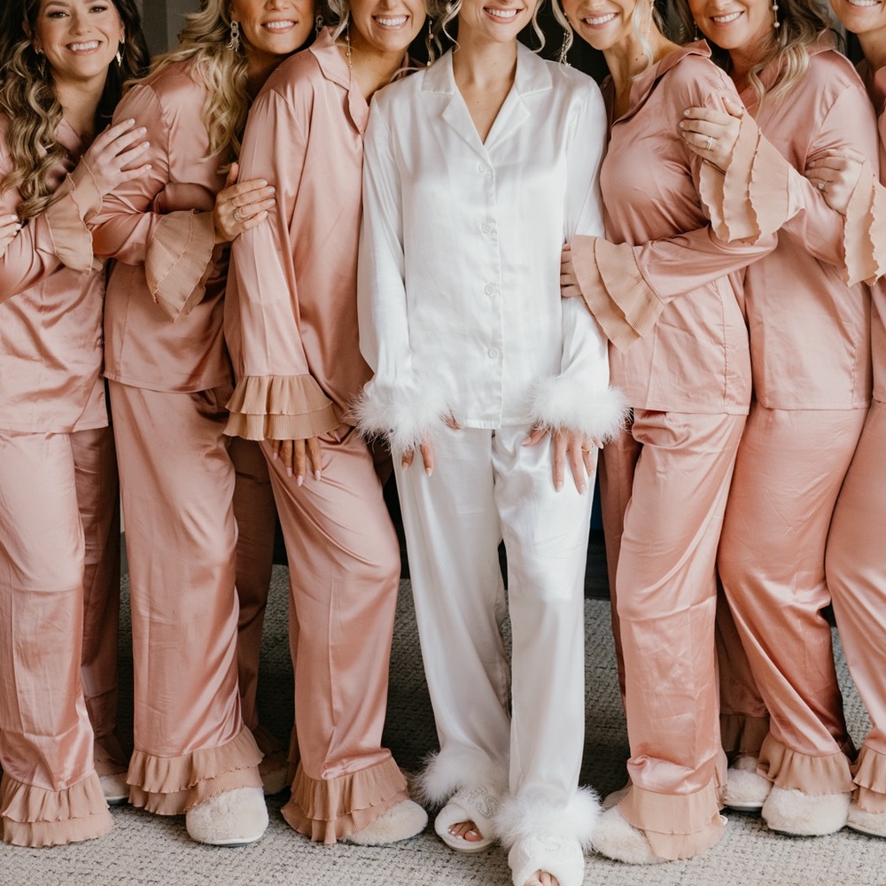 LINEA DONATELLA Women's Marabou Feather Satin Pajama